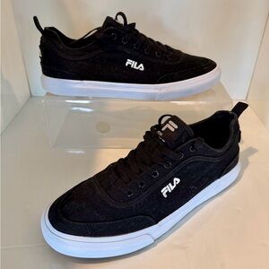 Fila Men's Black Canvas Sneakers (NEW)